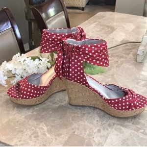 Fergalicious by FERGIE Wedge red white polka dots